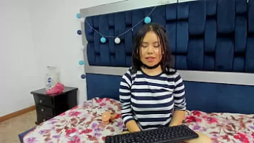 Play Redă emisiunea de muie obraznică a lui Alice Love pe Chaturbate