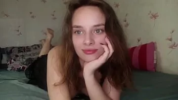 Play Mereu este foarte hot imbracata cand vine vorba de xxx aceasta fata cu sanii mici