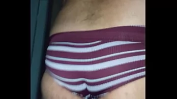 Play Sissy Husband în chiloți și sutien ale soției