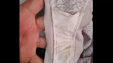 Play Chiloți cremosi ai vecinilor noi – murdari și plini de spermă