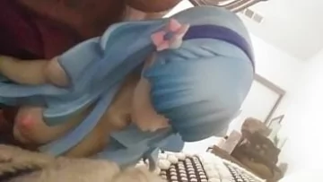 Play Toata ziua s-ar juca cu limba in pizdulice iubitei ei deoarece este o tanara foarte hot care