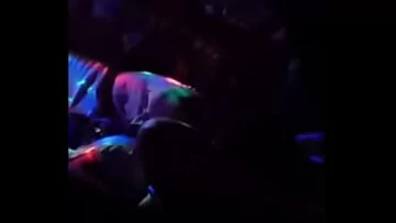 Play Întâlnirea surpriză a unei milf cu prietenul soțului