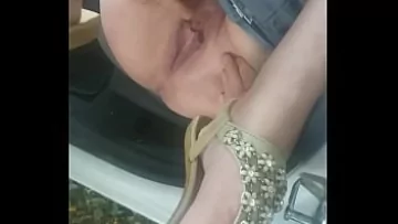 Play Un mascul plateste o tanara sa se comporte ca o papusa sexuala pentru