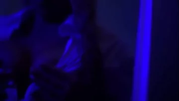 Play Fata cu sani mari il penetreaza pe el foarte placut