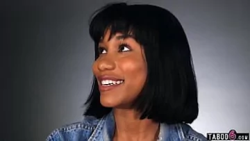 Play Adolescenta ebony se masturbeaza senzual