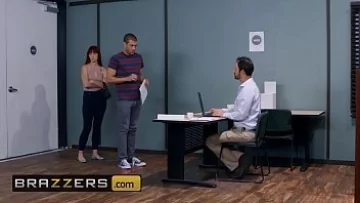 Play O pizdulice face sex la casting cu un amator