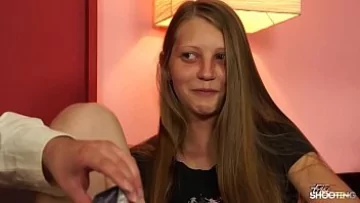 Play Doreste sa devina model si face xxx la prima intalnire