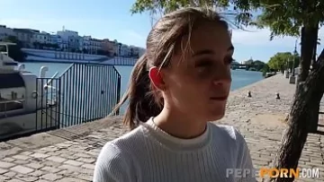 Play Pizdulica face sex in port cu un mascul tanar cu pula plina de sperma