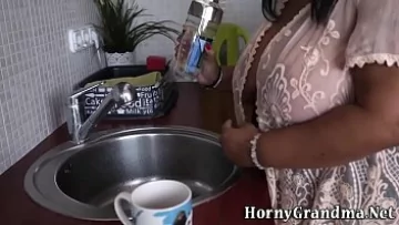 Play Bucahardcoreasa grasa face filme xnxx din bucatarie