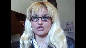 Play Englezoaica blonda fututa hardcore de un barbat si muita cu sloboz