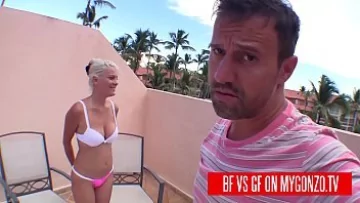 Play Frumoasaa face sex pe plaja in america cu americanul ei