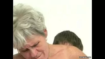 Play Baba se pregateste de futai cu vecinul de 18 ani