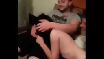 Play Fete de liceu invatate sa faca sex si sa suga pula in grup