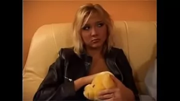 Play Xxx cu romance in anglia care sug pula si fac sex anal