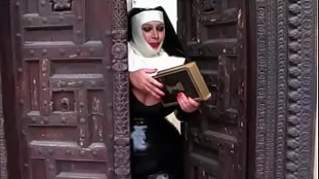 Play O maicuta matura cu tatele mari face un oral la un popa si face sex