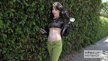Play Anorexica primeste multa pula si se ineaca cu sperma