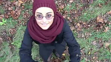 Play Filme xxx cu romini isi duce amanta in padure sa ii dea muie