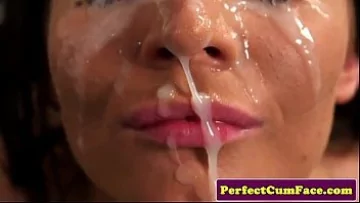Play Porno cu o angajata este slobozta pe fata de un patron