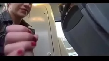 Play O invata cum sa faca muie prietena ei mai matura si trecuta prin puli multe