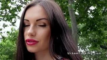 Play Verisoara porno dusa in padure si e penetrata de propriul var