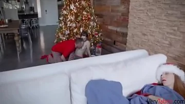 Play Futai cu ioana o adolescenta ii place sa faca sex langa brad 2019