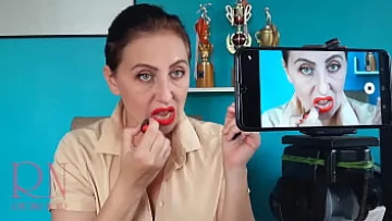 Play Rujul roșu al lui Regina Noir Tease: Nud Secretary BDSM Hazing