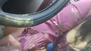 Play Întâlnirea interrasală intensă în aer liber a lui Ginger Paris cu un cocos monstru