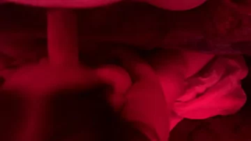 Play BBW Chunky Babe nu poate primi suficient penis și ia o facială fierbinte