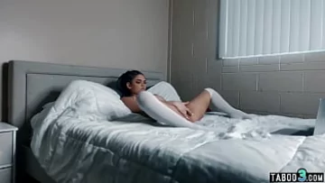 Play Sesiunea intensă de masturbare solo a adolescenței Athena Faris