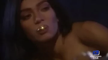 Play Bruneta franțuzească cu sâni mari Tabatha Cash se udă și sălbatică cu masturbare